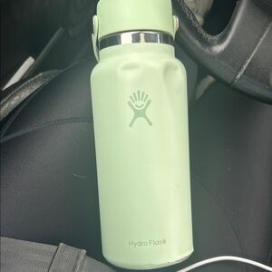 Pastel light green hydro flask